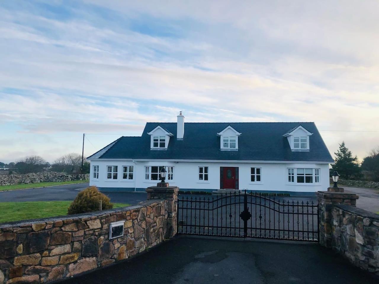 Connemara. 3 Bedroom, 8 Bed, Holiday Home Galway Exteriör bild