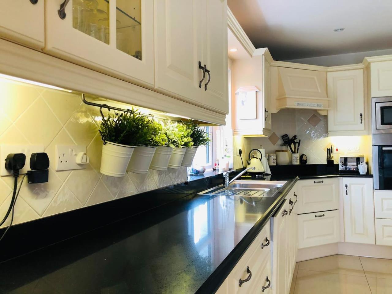 Connemara. 3 Bedroom, 8 Bed, Holiday Home Galway Exteriör bild