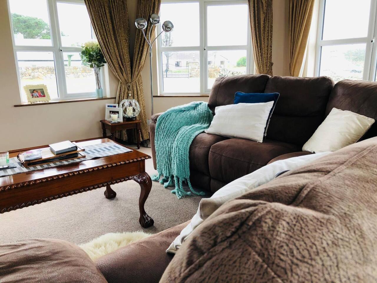 Connemara. 3 Bedroom, 8 Bed, Holiday Home Galway Exteriör bild
